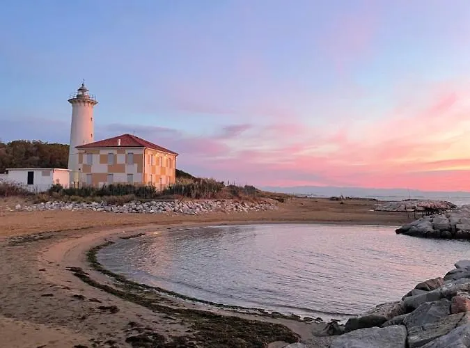 Jody Bibione, Poolside With Garden Daire Bibione