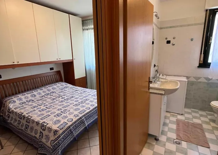 Jody Bibione, Poolside With Garden