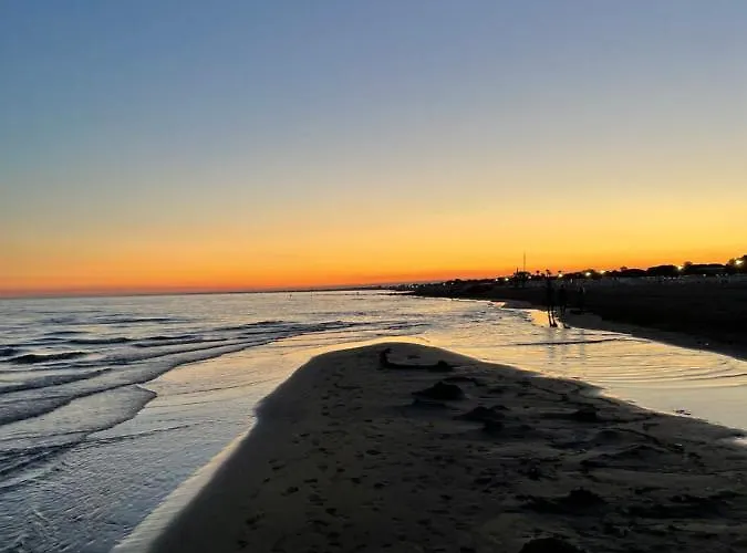 Jody Bibione, Poolside With Garden Апартаменты Бибионе