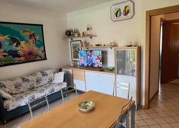 Jody Bibione, Poolside With Garden *