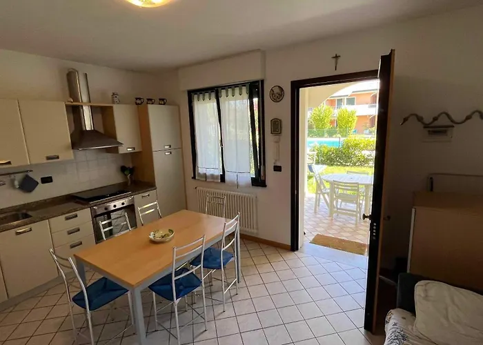 Lägenhet Jody Bibione, Poolside With Garden Bibione